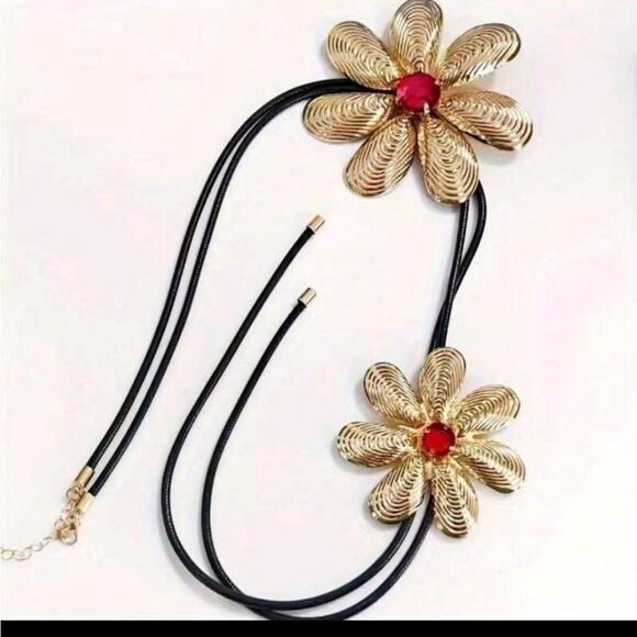 Black Long Neackless  with Gold Floral Accents - Picture 3 of 4